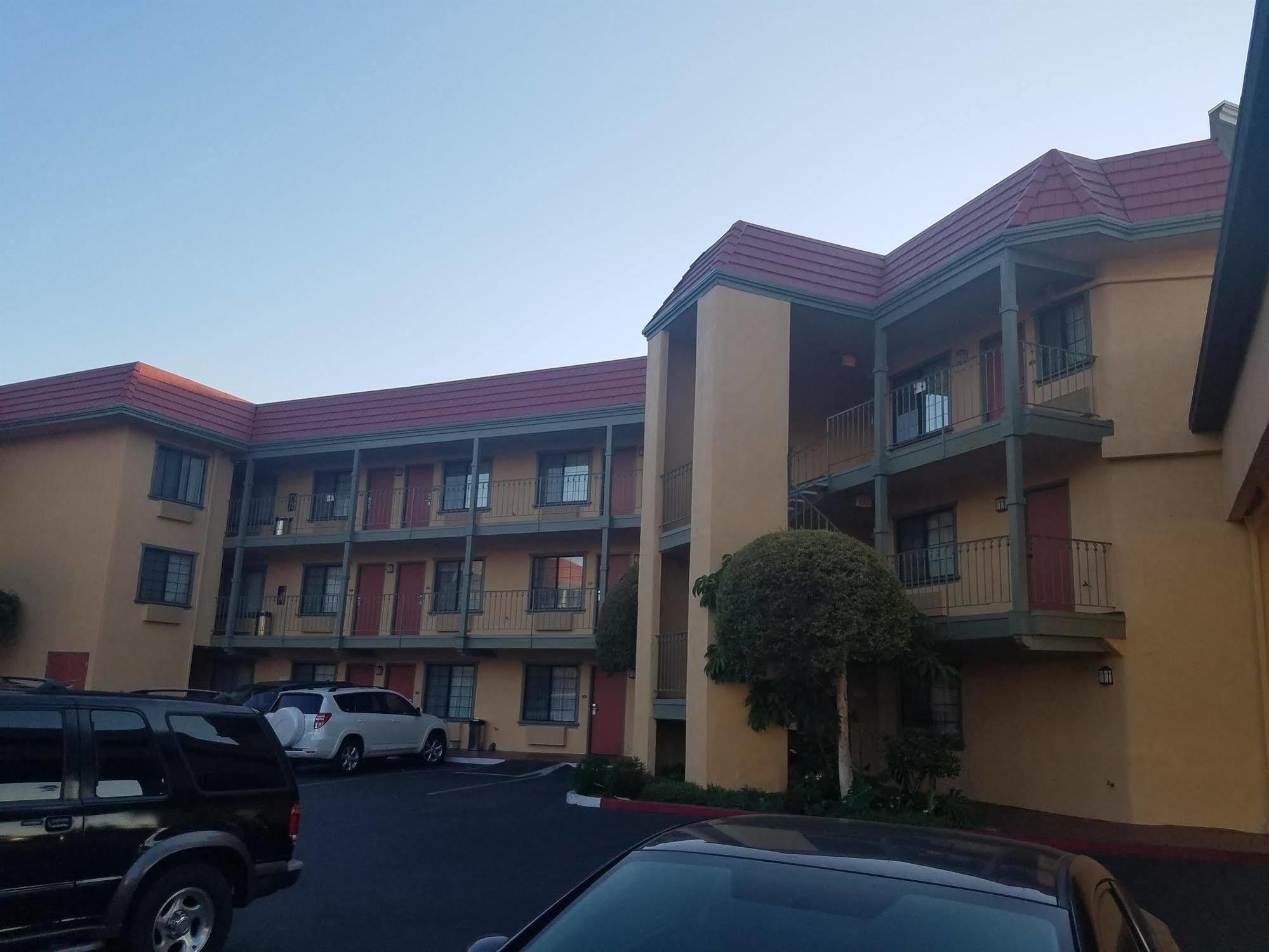 Rancho San Diego Inn & Suites El Cajon Εξωτερικό φωτογραφία