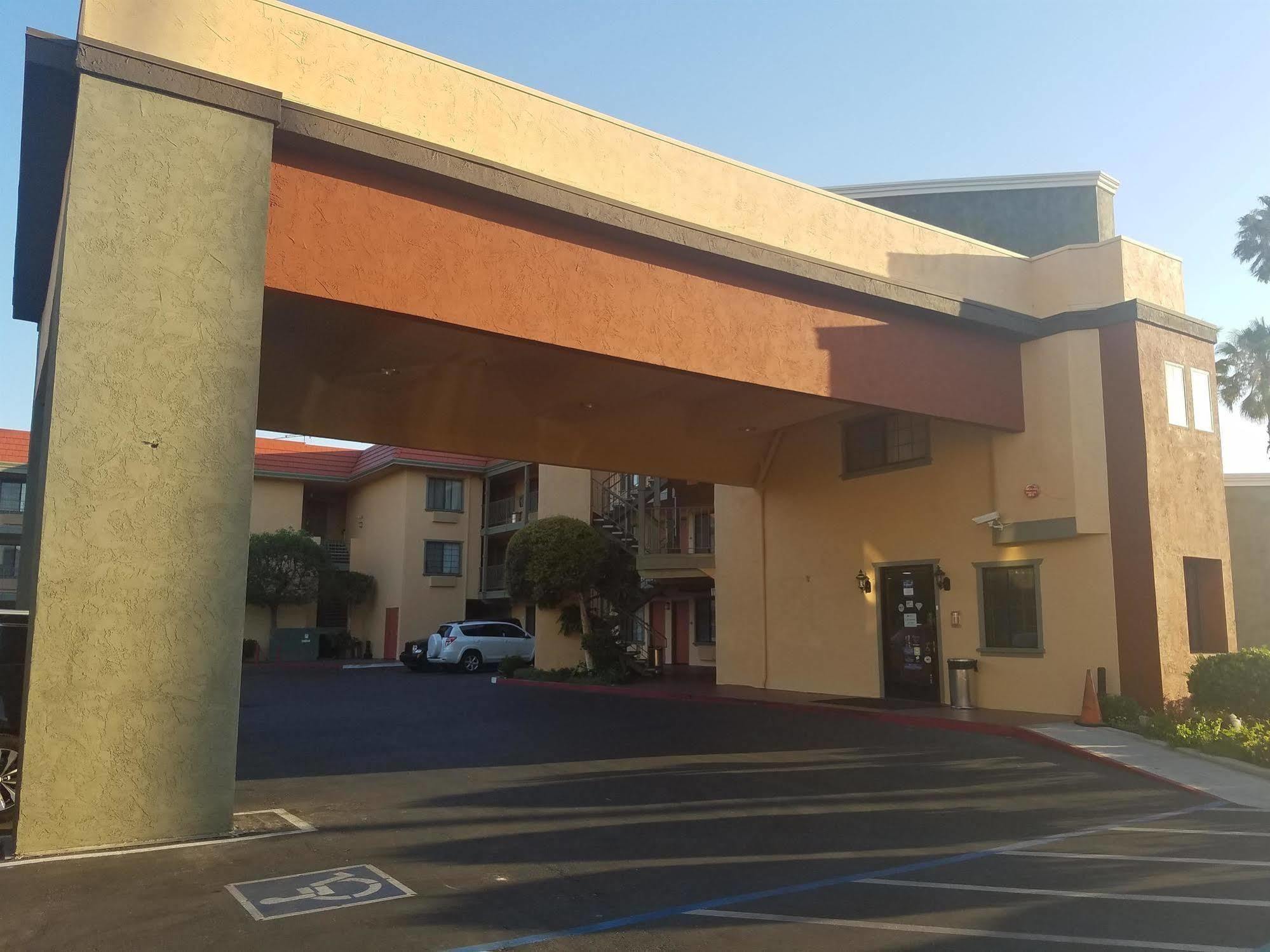 Rancho San Diego Inn & Suites El Cajon Εξωτερικό φωτογραφία